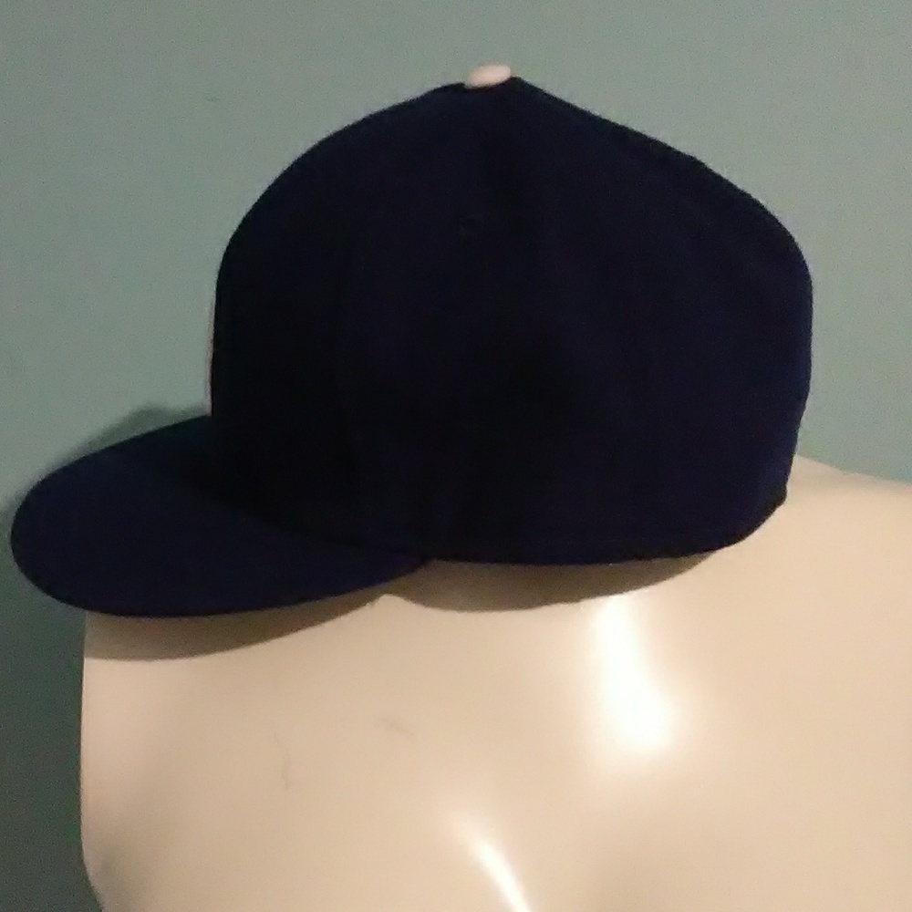 FINAL SALE! GUC LA Hat - Picture 4 of 8
